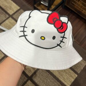 Hello kitty hat
